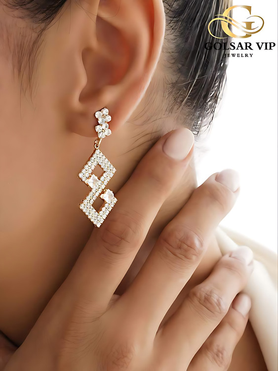 گوشواره فول نگین رنگ ثابت و ضد حساسیت آلیاژ استیل با آبکاری طلا کیفیت عالی نگین صنعتی