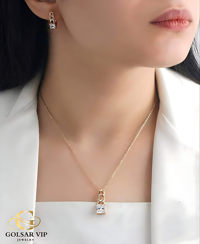 نیم ست گوشواره و گردنبند طلایی طرح قفل برند | YSX