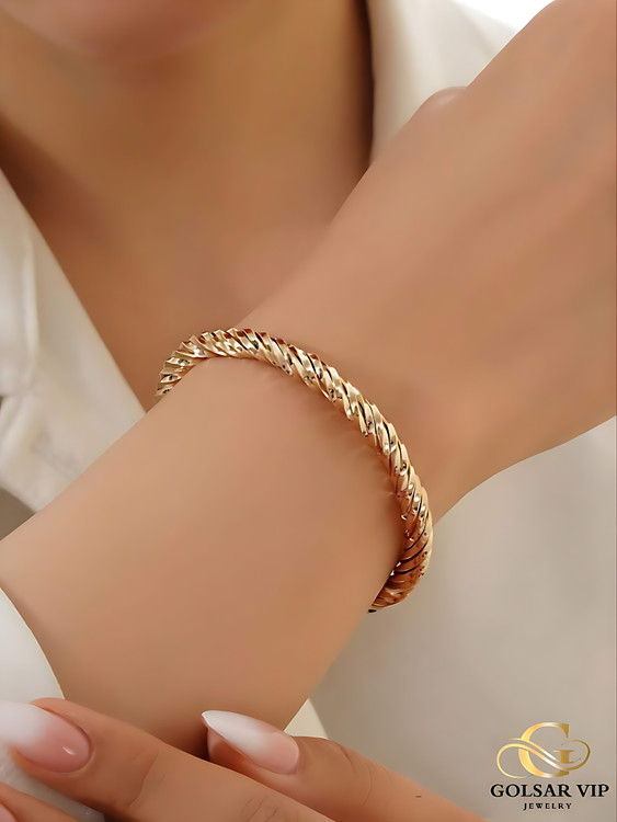 دستبند النگویی مار پیچ ژوپینگ رنگ ثابت و ضد حساسیت آلیاژ استیل با آبکاری طلا کیفیت عالی