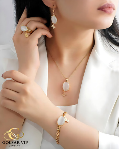 سرویس استیل طلایی طرح نگین سفید آویز پروانه