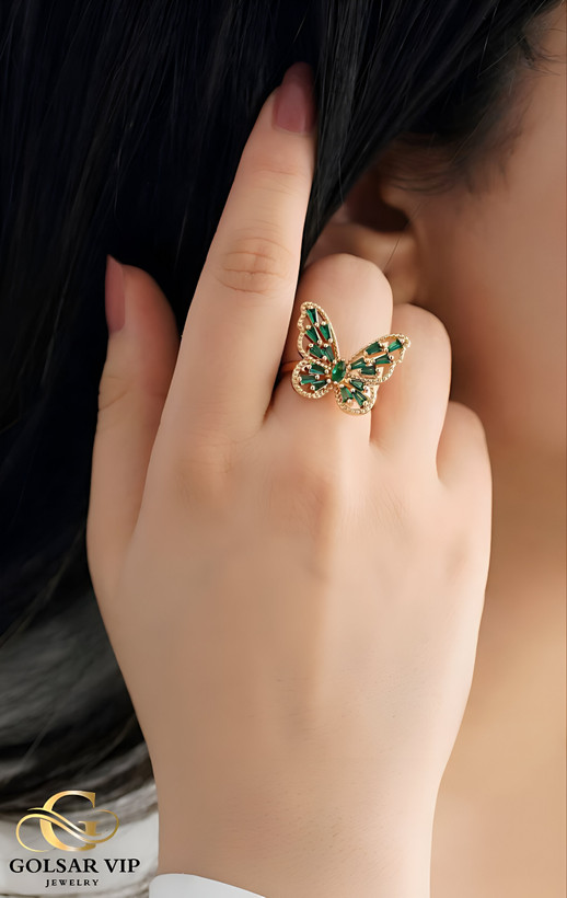 انگشتر طلایی طرح پروانه نگین سبز برند YSX