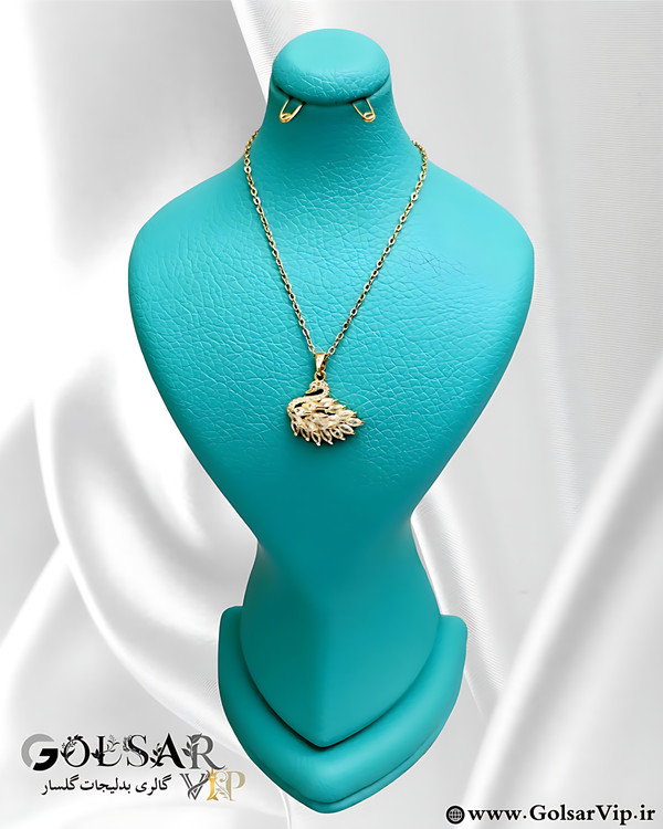 گردنبند طلاووس رنگ ثابت و ضد حساسیت آلیاژ استیل با آبکاری طلا کیفیت بالا