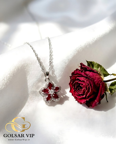 گردنبند گل قرمز رنگ ثابت و ضد حساسیت آلیاژ استیل با کیفیت عالی