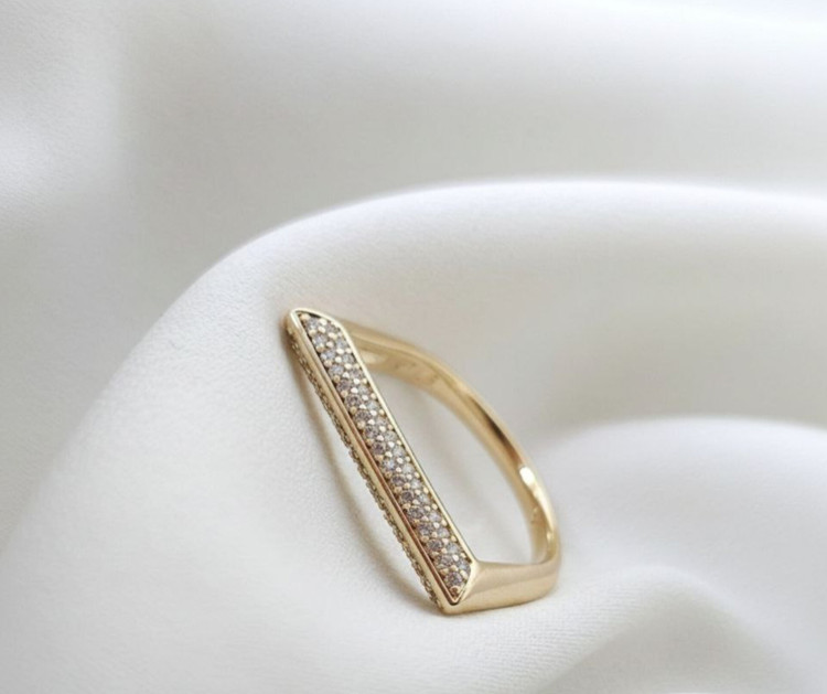 انگشتر فلورا رنگ ثابت و ضد حساسیت آلیاژ استیل با آبکاری طلا کیفیت بالا